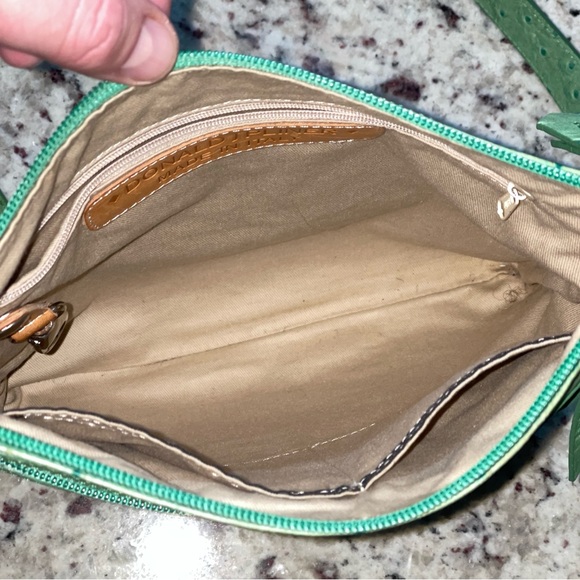 Donald J Pliner Green Ostrich Leather Crossbody Made In Italy Zip Closure silver - Picture 7 of 12